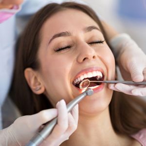 Dentist in Thane
